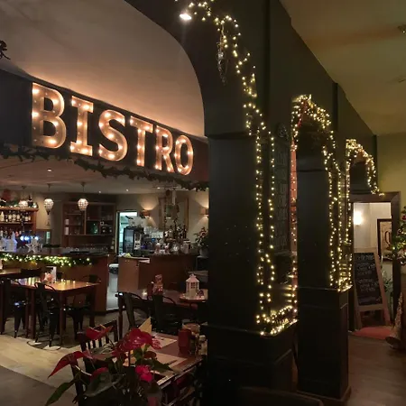 Le Bistro *