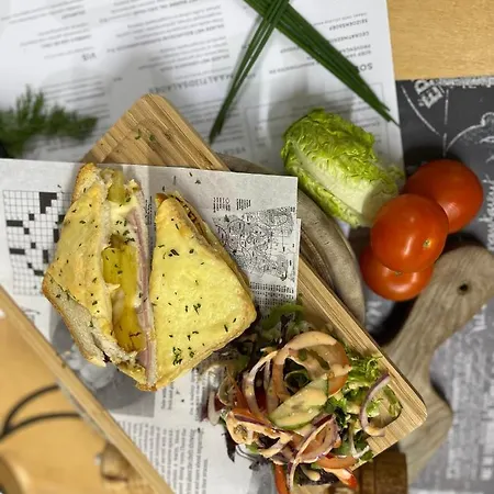 Le Bistro