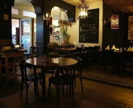 Le Bistro מלון *